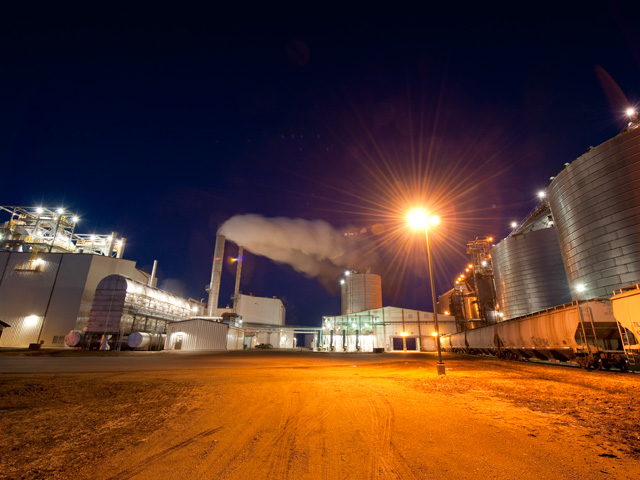 Biofuels have added $13.1 billion to Iowa&#039;s economy, generated $4.1 billion in new household income, and created and supported 62,000 jobs statewide, according to Ernie Shea, project coordinator for the 25x&#039;25 Alliance. (DTN/The Progressive Farmer file photo by Jim Patrico)